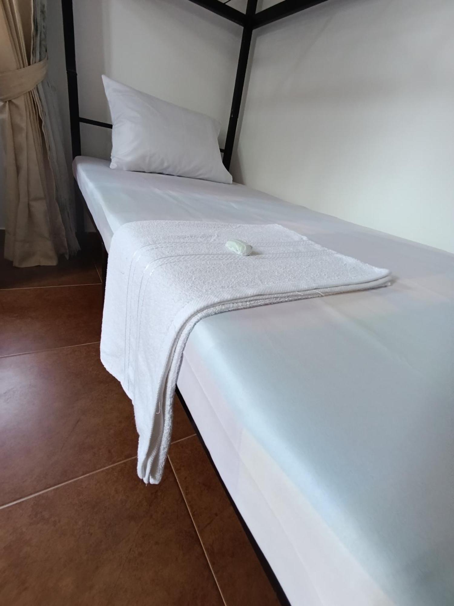 S And P Airport Transit Hostel And Villa 01 Negombo Zewnętrze zdjęcie