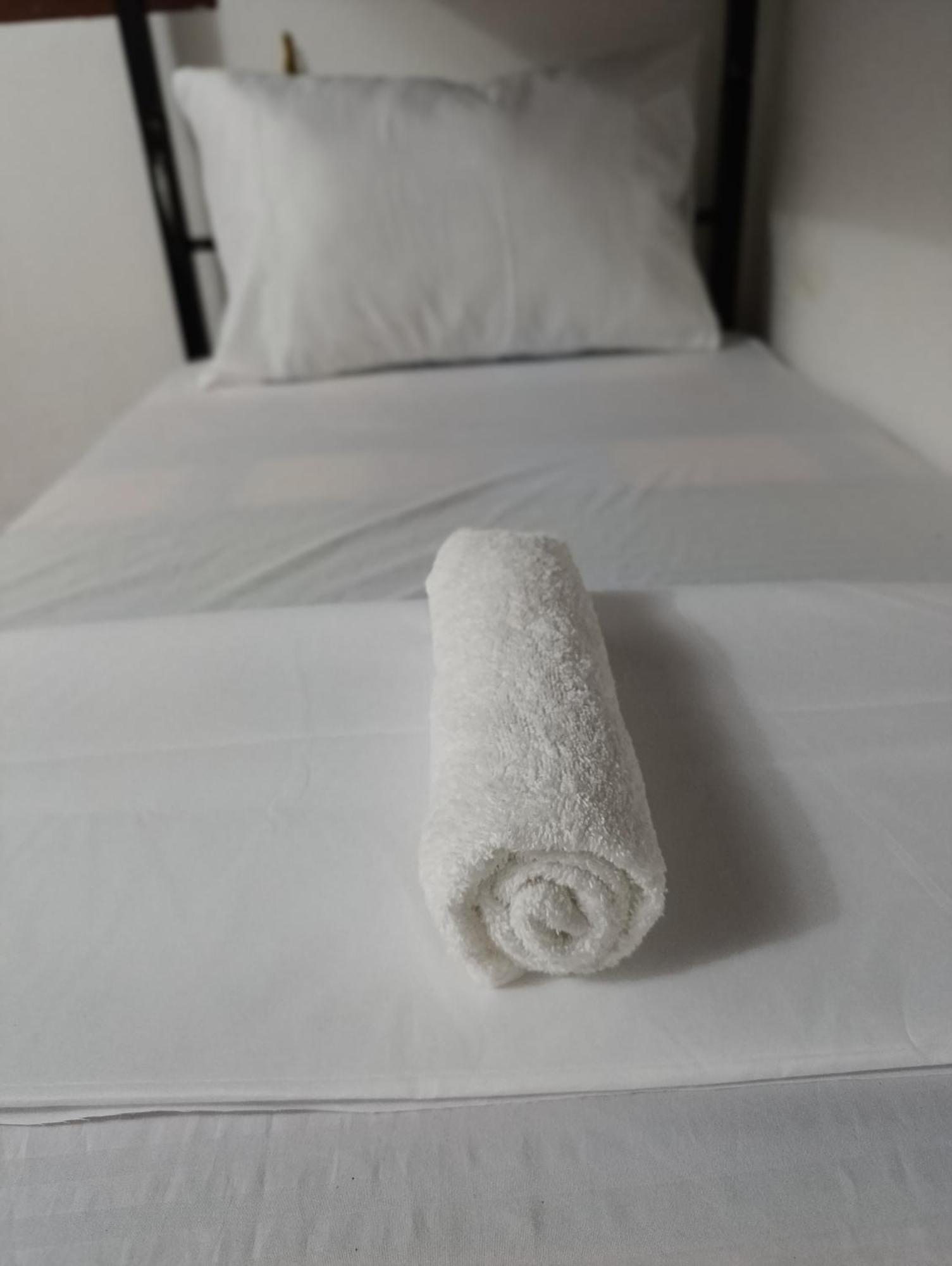 S And P Airport Transit Hostel And Villa 01 Negombo Zewnętrze zdjęcie